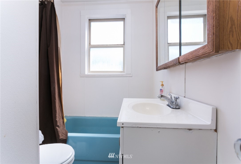 2401 Old Hwy 99 South, Mount Vernon, Washington 98273, 4 Bedrooms Bedrooms, ,1 BathroomBathrooms,Residential,For Sale,Old Hwy 99 South,NWM1884064