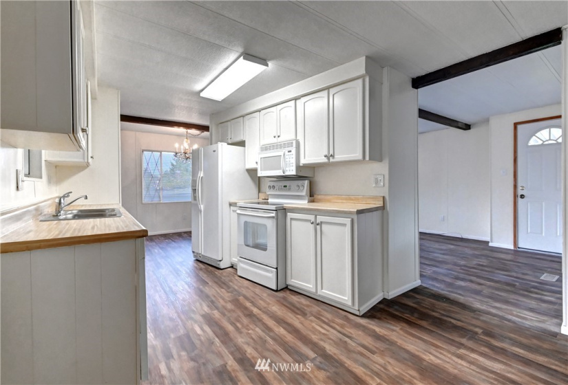 2200 196th, Bothell, Washington 98012, 3 Bedrooms Bedrooms, ,1 BathroomBathrooms,Manufactured In Park,For Sale,196th,NWM1883819