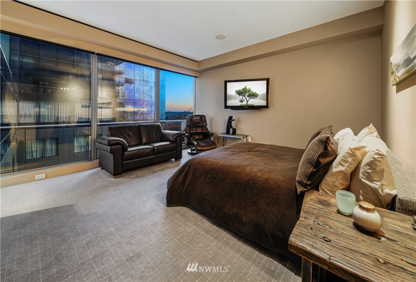 99 Union, Seattle, Washington 98101, 2 Bedrooms Bedrooms, ,1 BathroomBathrooms,Residential,For Sale,Four Seasons Private Residences,Union,NWM1883750