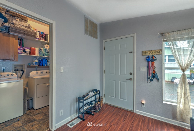 2916 200th, SeaTac, Washington 98198, 3 Bedrooms Bedrooms, ,2 BathroomsBathrooms,Manufactured In Park,For Sale,200th,NWM1882035