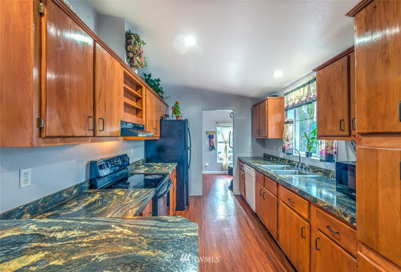 2916 200th, SeaTac, Washington 98198, 3 Bedrooms Bedrooms, ,2 BathroomsBathrooms,Manufactured In Park,For Sale,200th,NWM1882035