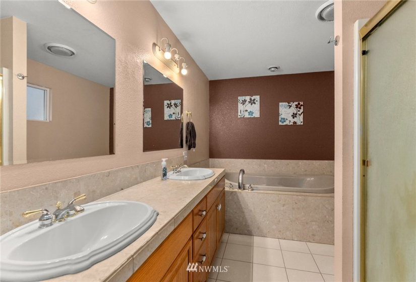 211 8 Guiberson, Winlock, Washington 98596, 4 Bedrooms Bedrooms, ,3 BathroomsBathrooms,Residential,For Sale,Guiberson,NWM1880398