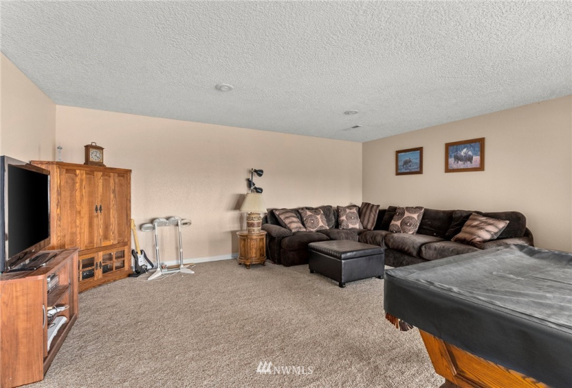 211 8 Guiberson, Winlock, Washington 98596, 4 Bedrooms Bedrooms, ,3 BathroomsBathrooms,Residential,For Sale,Guiberson,NWM1880398