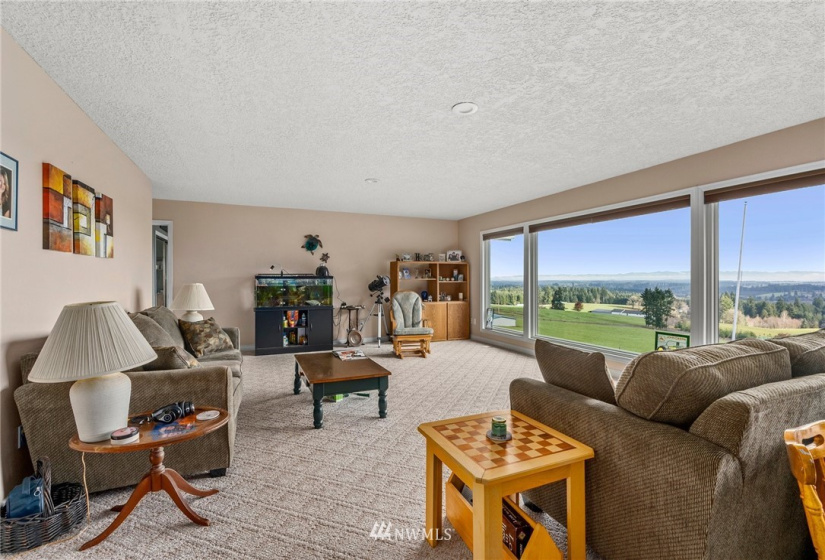 211 8 Guiberson, Winlock, Washington 98596, 4 Bedrooms Bedrooms, ,3 BathroomsBathrooms,Residential,For Sale,Guiberson,NWM1880398