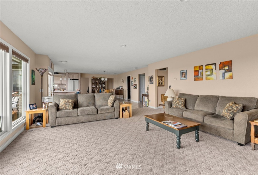 211 8 Guiberson, Winlock, Washington 98596, 4 Bedrooms Bedrooms, ,3 BathroomsBathrooms,Residential,For Sale,Guiberson,NWM1880398