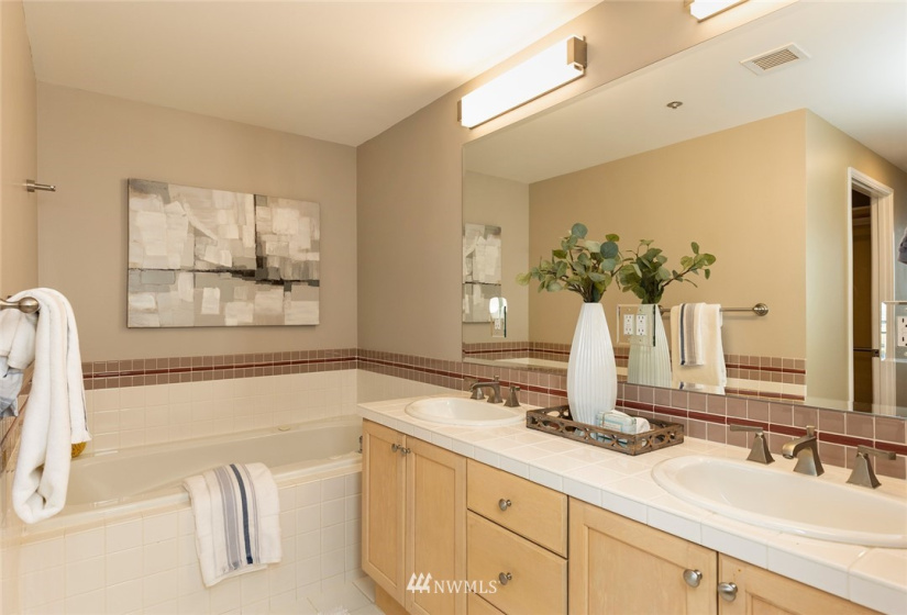 2600 2nd, Seattle, Washington 98121, 3 Bedrooms Bedrooms, ,2 BathroomsBathrooms,Residential,For Sale,Seattle Heights,2nd,NWM1881397