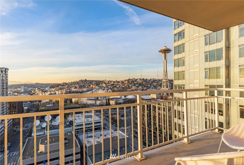 2600 2nd, Seattle, Washington 98121, 3 Bedrooms Bedrooms, ,2 BathroomsBathrooms,Residential,For Sale,Seattle Heights,2nd,NWM1881397