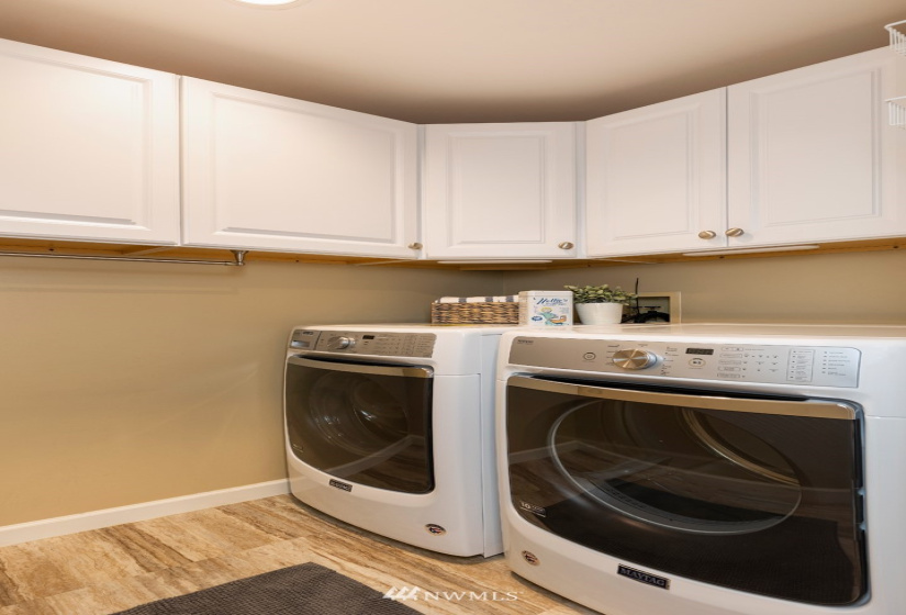 2600 2nd, Seattle, Washington 98121, 3 Bedrooms Bedrooms, ,2 BathroomsBathrooms,Residential,For Sale,Seattle Heights,2nd,NWM1881397