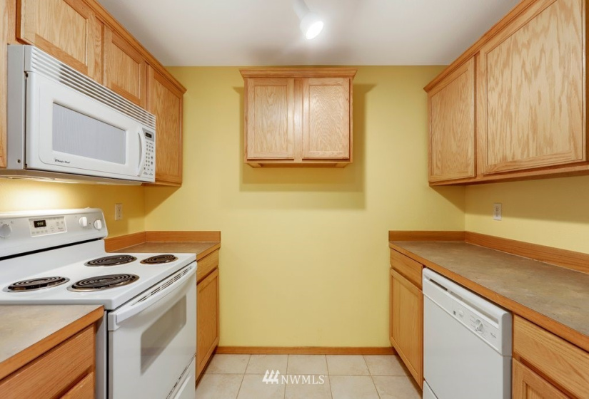 1009 112th, Everett, Washington 98208, 3 Bedrooms Bedrooms, ,1 BathroomBathrooms,Residential,For Sale,Camlyn Condo,112th,NWM1883171