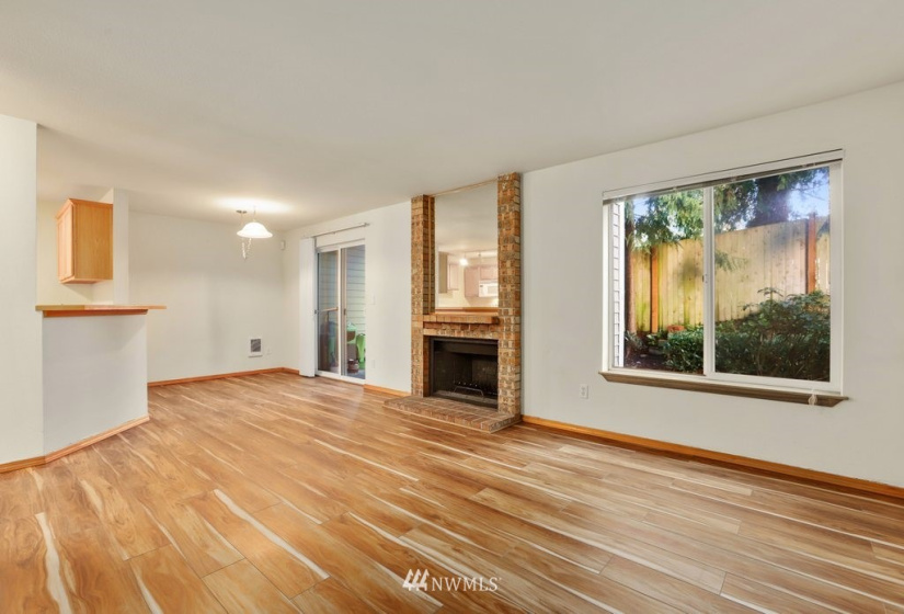 1009 112th, Everett, Washington 98208, 3 Bedrooms Bedrooms, ,1 BathroomBathrooms,Residential,For Sale,Camlyn Condo,112th,NWM1883171