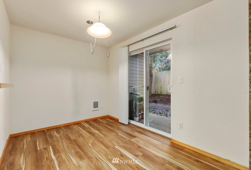 1009 112th, Everett, Washington 98208, 3 Bedrooms Bedrooms, ,1 BathroomBathrooms,Residential,For Sale,Camlyn Condo,112th,NWM1883171