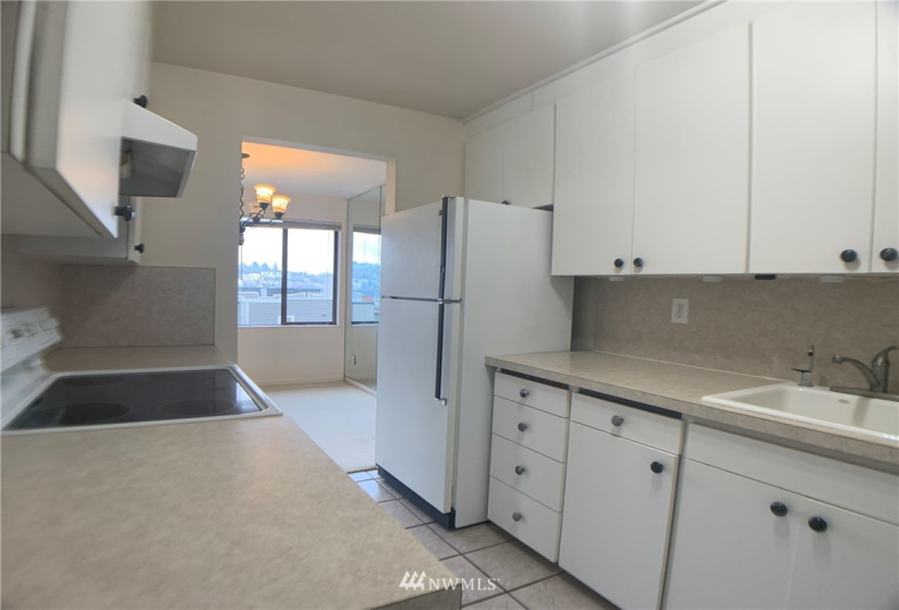 2219 Eastlake, Seattle, Washington 98102, 2 Bedrooms Bedrooms, ,Residential Lease,For Rent,Eastlake,NWM1884282