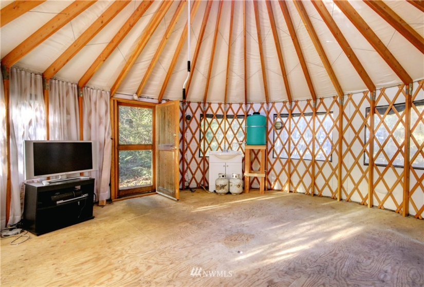 8149 Pony Express, Maple Falls, Washington 98266, 2 Bedrooms Bedrooms, ,1 BathroomBathrooms,Residential,For Sale,Pony Express,NWM1883985