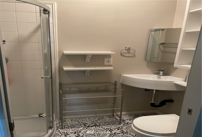 414 11th, Hoquiam, Washington 98550, 3 Bedrooms Bedrooms, ,2 BathroomsBathrooms,Residential,For Sale,Hoq Cor,11th,NWM1879577