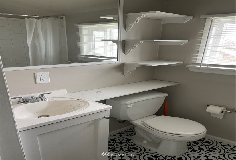 414 11th, Hoquiam, Washington 98550, 3 Bedrooms Bedrooms, ,2 BathroomsBathrooms,Residential,For Sale,Hoq Cor,11th,NWM1879577