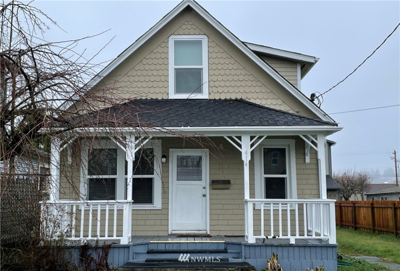 414 11th, Hoquiam, Washington 98550, 3 Bedrooms Bedrooms, ,2 BathroomsBathrooms,Residential,For Sale,Hoq Cor,11th,NWM1879577