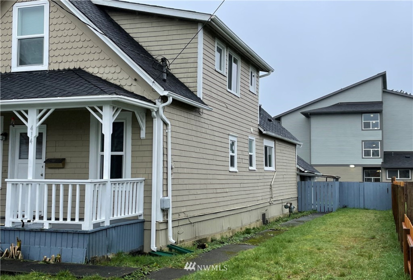 414 11th, Hoquiam, Washington 98550, 3 Bedrooms Bedrooms, ,2 BathroomsBathrooms,Residential,For Sale,Hoq Cor,11th,NWM1879577