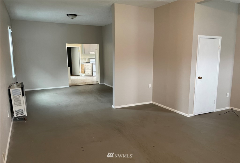 414 11th, Hoquiam, Washington 98550, 3 Bedrooms Bedrooms, ,2 BathroomsBathrooms,Residential,For Sale,Hoq Cor,11th,NWM1879577