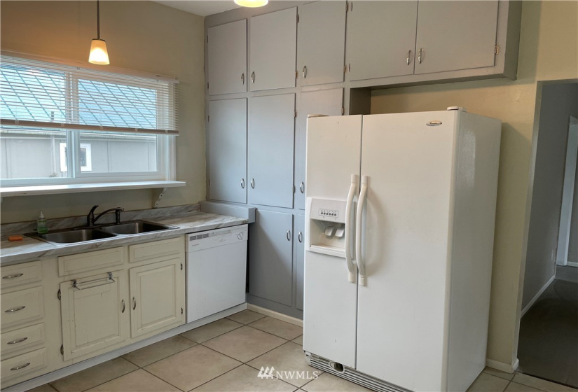 414 11th, Hoquiam, Washington 98550, 3 Bedrooms Bedrooms, ,2 BathroomsBathrooms,Residential,For Sale,Hoq Cor,11th,NWM1879577