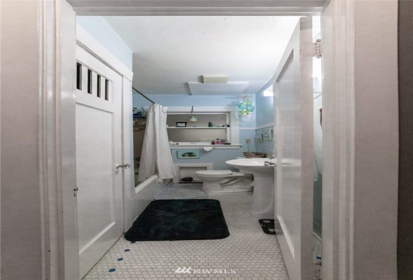 3050 3052 63rd, Seattle, Washington 98116, ,Residential Income,For Sale,63rd,NWM1883312