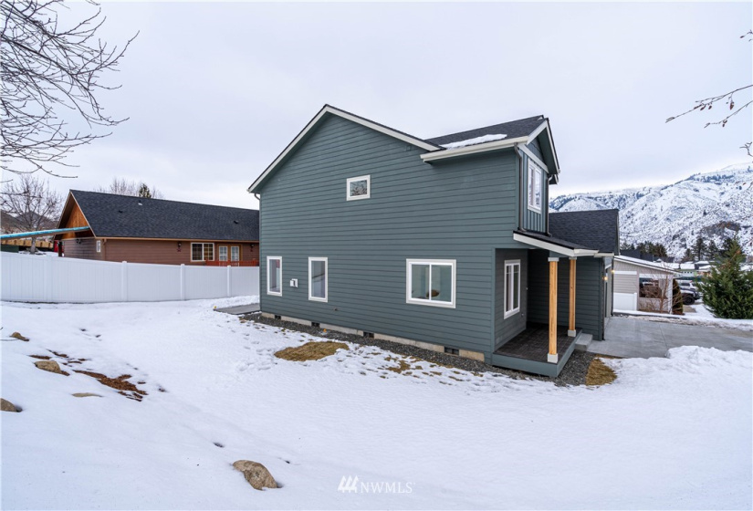 1002 Crest Loop, Entiat, Washington 98822, 4 Bedrooms Bedrooms, ,2 BathroomsBathrooms,Residential,For Sale,Crest Loop,NWM1884365