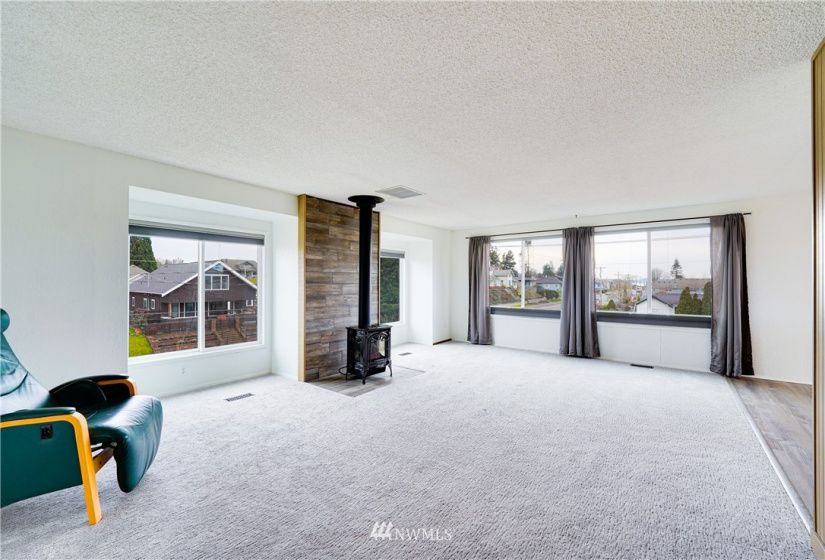 1314 6th, Anacortes, Washington 98221, 5 Bedrooms Bedrooms, ,2 BathroomsBathrooms,Residential,For Sale,6th,NWM1883976