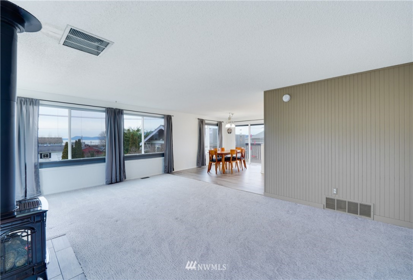 1314 6th, Anacortes, Washington 98221, 5 Bedrooms Bedrooms, ,2 BathroomsBathrooms,Residential,For Sale,6th,NWM1883976