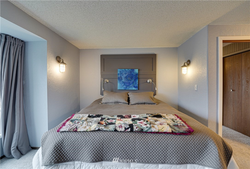 1314 6th, Anacortes, Washington 98221, 5 Bedrooms Bedrooms, ,2 BathroomsBathrooms,Residential,For Sale,6th,NWM1883976