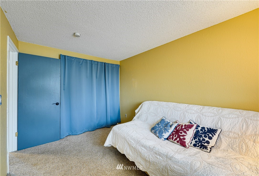 1314 6th, Anacortes, Washington 98221, 5 Bedrooms Bedrooms, ,2 BathroomsBathrooms,Residential,For Sale,6th,NWM1883976