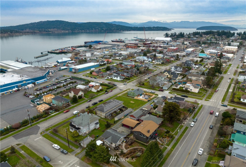 1314 6th, Anacortes, Washington 98221, 5 Bedrooms Bedrooms, ,2 BathroomsBathrooms,Residential,For Sale,6th,NWM1883976