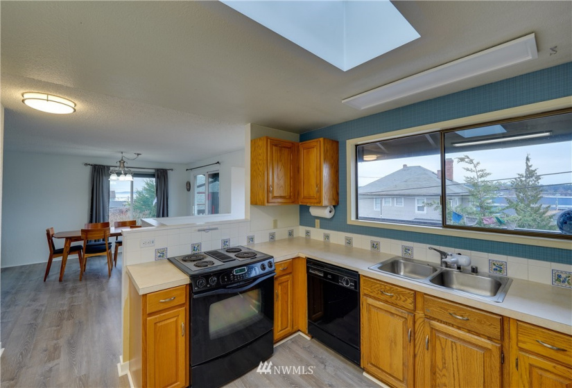 1314 6th, Anacortes, Washington 98221, 5 Bedrooms Bedrooms, ,2 BathroomsBathrooms,Residential,For Sale,6th,NWM1883976