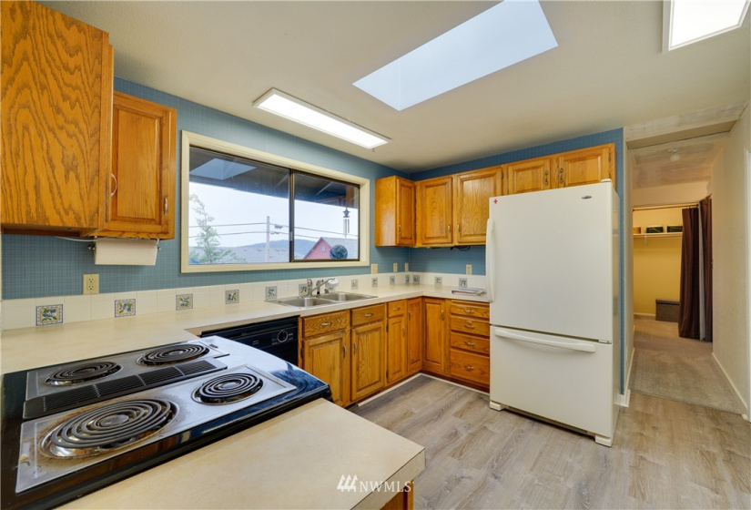 1314 6th, Anacortes, Washington 98221, 5 Bedrooms Bedrooms, ,2 BathroomsBathrooms,Residential,For Sale,6th,NWM1883976