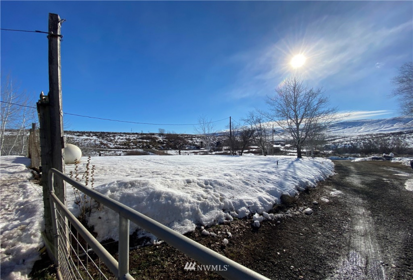 101 Slavin, Yakima, Washington 98903, 4 Bedrooms Bedrooms, ,2 BathroomsBathrooms,Residential,For Sale,Slavin,NWM1884352