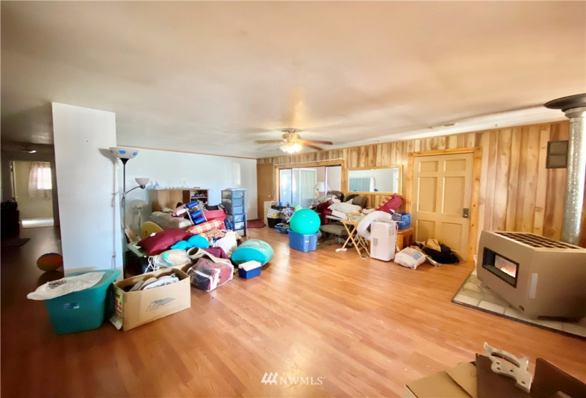 101 Slavin, Yakima, Washington 98903, 4 Bedrooms Bedrooms, ,2 BathroomsBathrooms,Residential,For Sale,Slavin,NWM1884352