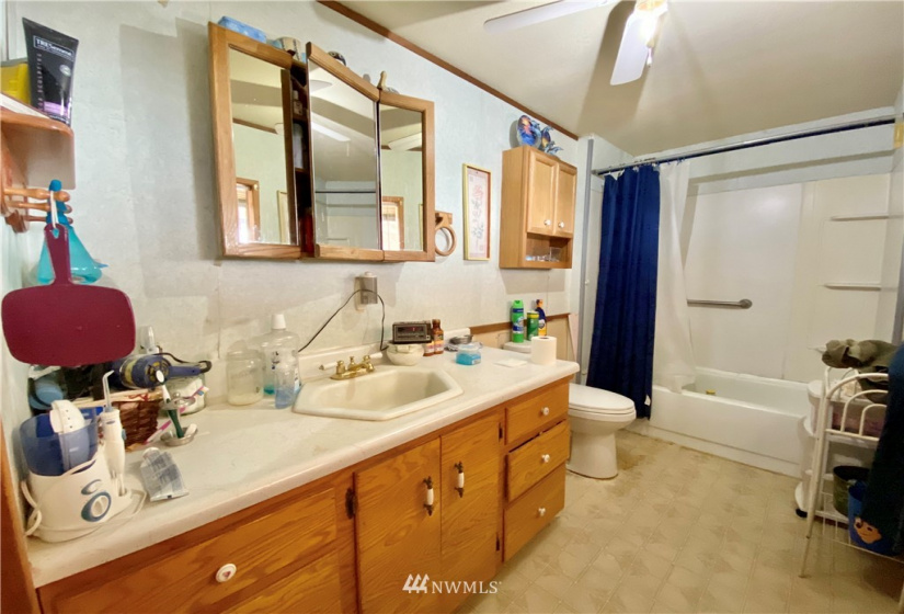 101 Slavin, Yakima, Washington 98903, 4 Bedrooms Bedrooms, ,2 BathroomsBathrooms,Residential,For Sale,Slavin,NWM1884352