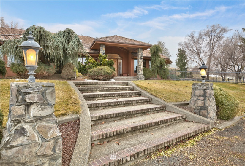 5652 Gap, Outlook, Washington 98938, 5 Bedrooms Bedrooms, ,3 BathroomsBathrooms,Residential,For Sale,Gap,NWM1884347