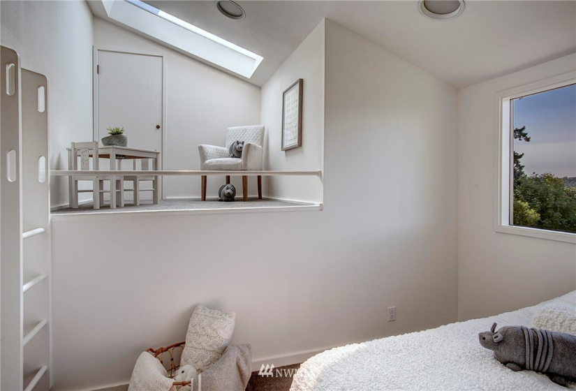 3217 Evergreen Point Road #B, Medina, Washington 98039, 3 Bedrooms Bedrooms, ,2 BathroomsBathrooms,Residential,For Sale,Evergreen Point Road #B,NWM1884233