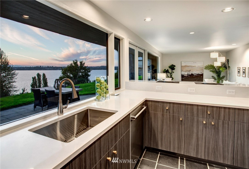 3217 Evergreen Point Road #B, Medina, Washington 98039, 3 Bedrooms Bedrooms, ,2 BathroomsBathrooms,Residential,For Sale,Evergreen Point Road #B,NWM1884233