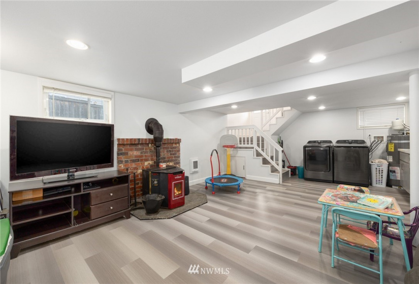 645 136th, Burien, Washington 98166, 3 Bedrooms Bedrooms, ,1 BathroomBathrooms,Residential,For Sale,136th,NWM1882776