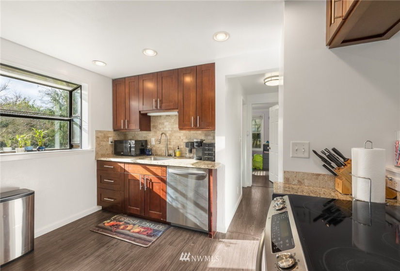 645 136th, Burien, Washington 98166, 3 Bedrooms Bedrooms, ,1 BathroomBathrooms,Residential,For Sale,136th,NWM1882776