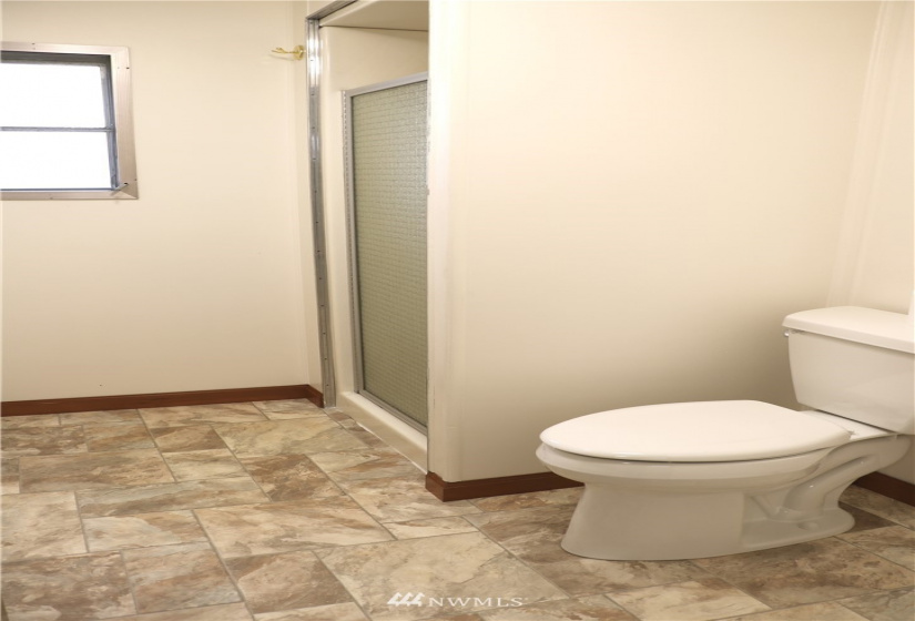 5509 69th, Puyallup, Washington 98371, 2 Bedrooms Bedrooms, ,1 BathroomBathrooms,Manufactured In Park,For Sale,69th,NWM1884659