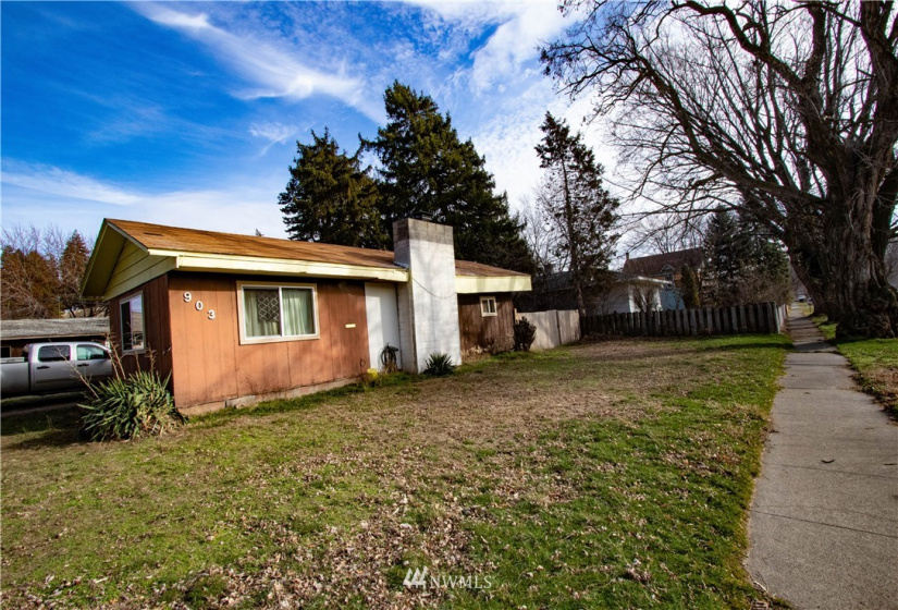 903 5th, Dayton, Washington 99328, 3 Bedrooms Bedrooms, ,2 BathroomsBathrooms,Residential,For Sale,5th,NWM1883412