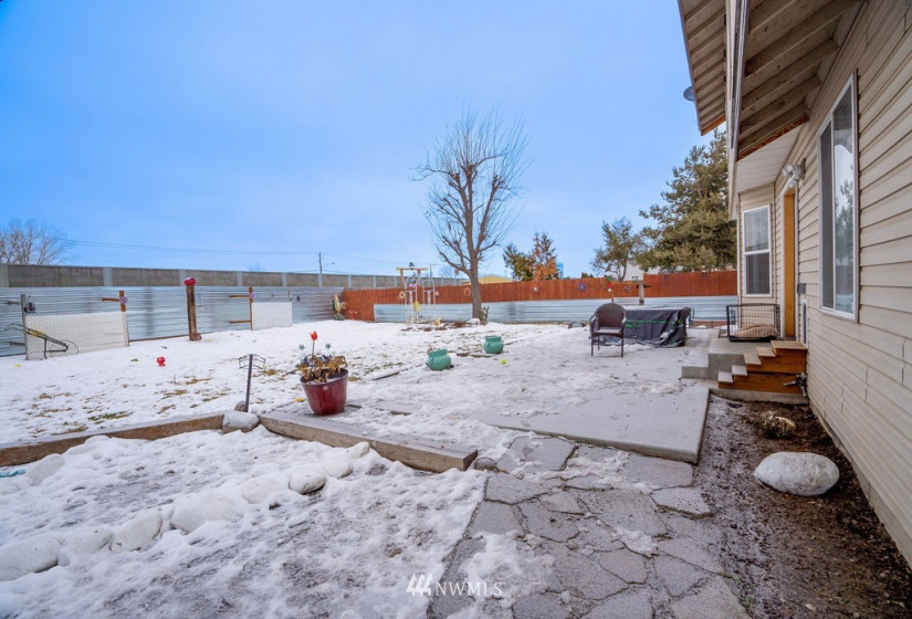 1330 Yost, Moses Lake, Washington 98837, 3 Bedrooms Bedrooms, ,2 BathroomsBathrooms,Residential,For Sale,Lakeland,Yost,NWM1883465