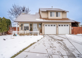 1330 Yost, Moses Lake, Washington 98837, 3 Bedrooms Bedrooms, ,2 BathroomsBathrooms,Residential,For Sale,Lakeland,Yost,NWM1883465