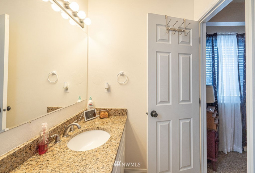 1330 Yost, Moses Lake, Washington 98837, 3 Bedrooms Bedrooms, ,2 BathroomsBathrooms,Residential,For Sale,Lakeland,Yost,NWM1883465