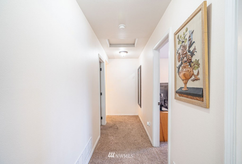 1330 Yost, Moses Lake, Washington 98837, 3 Bedrooms Bedrooms, ,2 BathroomsBathrooms,Residential,For Sale,Lakeland,Yost,NWM1883465