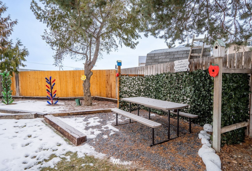 1330 Yost, Moses Lake, Washington 98837, 3 Bedrooms Bedrooms, ,2 BathroomsBathrooms,Residential,For Sale,Lakeland,Yost,NWM1883465