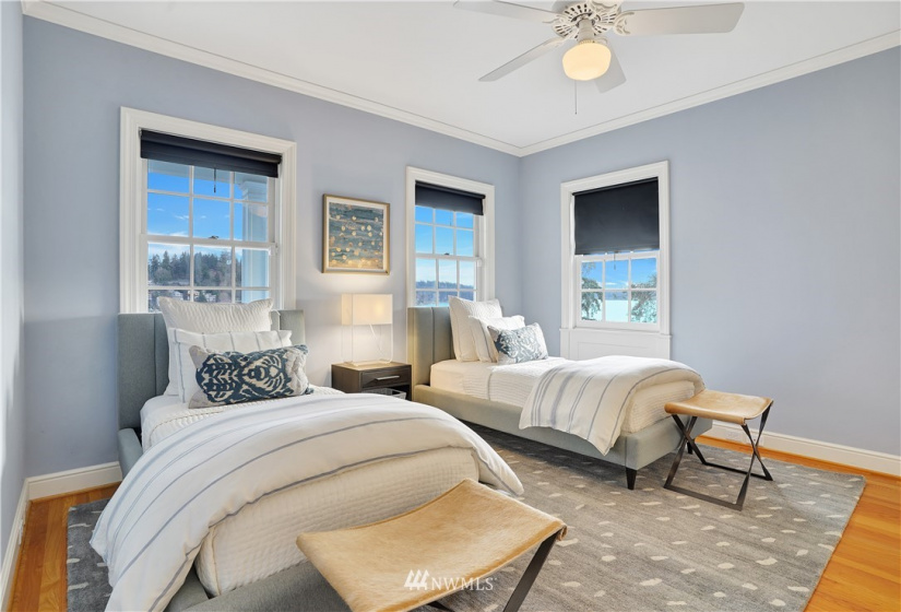 130 Overlake, Medina, Washington 98039, 4 Bedrooms Bedrooms, ,2 BathroomsBathrooms,Residential,For Sale,Overlake,NWM1884200