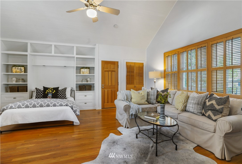 130 Overlake, Medina, Washington 98039, 4 Bedrooms Bedrooms, ,2 BathroomsBathrooms,Residential,For Sale,Overlake,NWM1884200