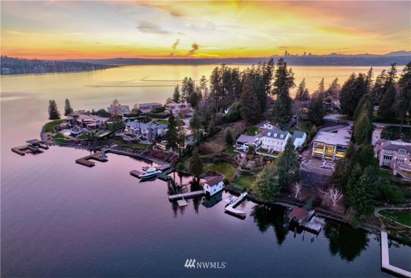 130 Overlake, Medina, Washington 98039, 4 Bedrooms Bedrooms, ,2 BathroomsBathrooms,Residential,For Sale,Overlake,NWM1884200